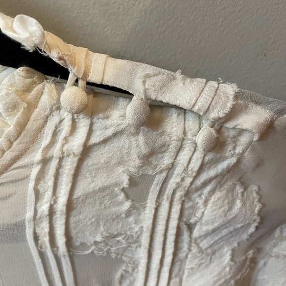 ARITZIA Wilfred size xs (fits like a small) white, semi sheer, fully lined. - Picture 4 of 4